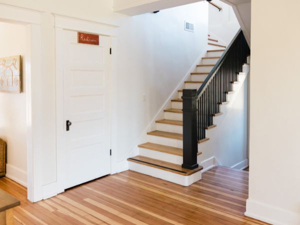 Projekty schodów, które upiększą Twój dom